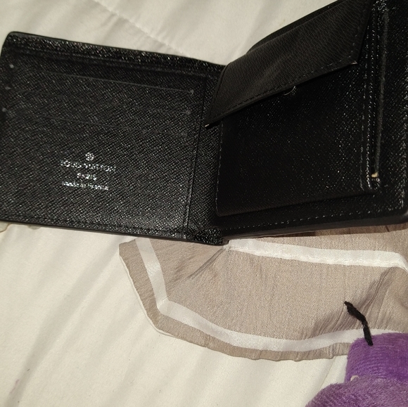 louis Vuitton Amerigo wallet. - Picture 3 of 5